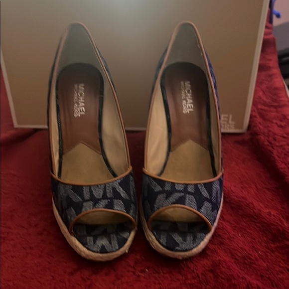 Michael Kors Blue and Cream Wedge Shoes - Picture 3 of 9